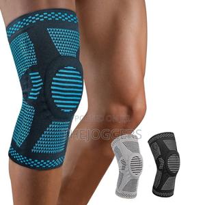 Compression Knee Sleeve With Side Stabilizers Pain Relief - thumbnail 2