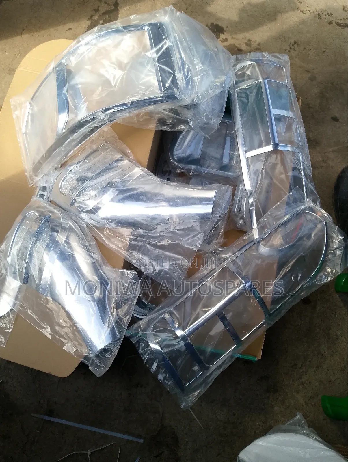 Chrome Kit Toyota Hiace 7l New Model