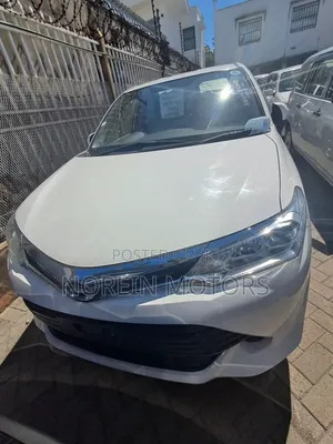 Toyota Corolla Fielder 1.5 Hybrid FWD 2017 White