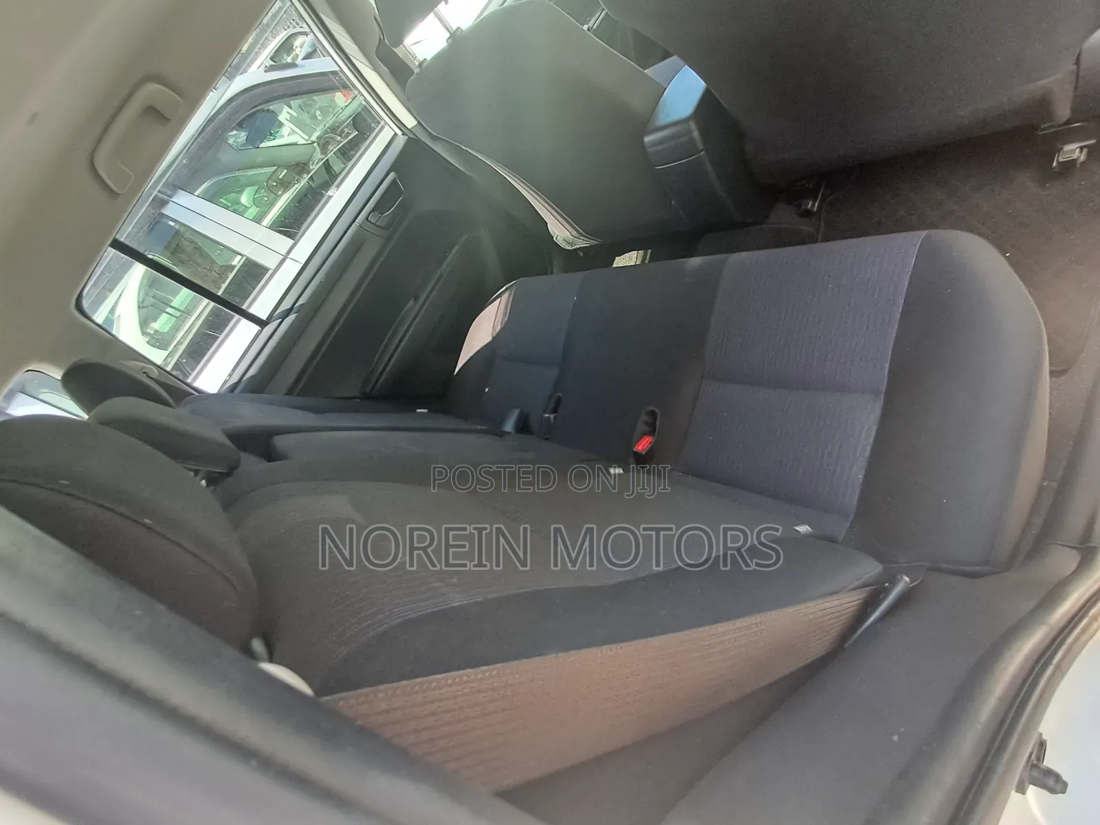 Toyota Corolla Fielder 1.5 Hybrid FWD 2017 White