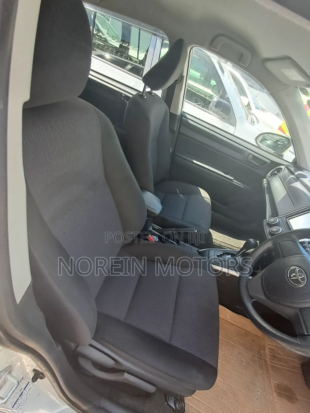 Toyota Corolla Fielder 1.5 Hybrid FWD 2017 White