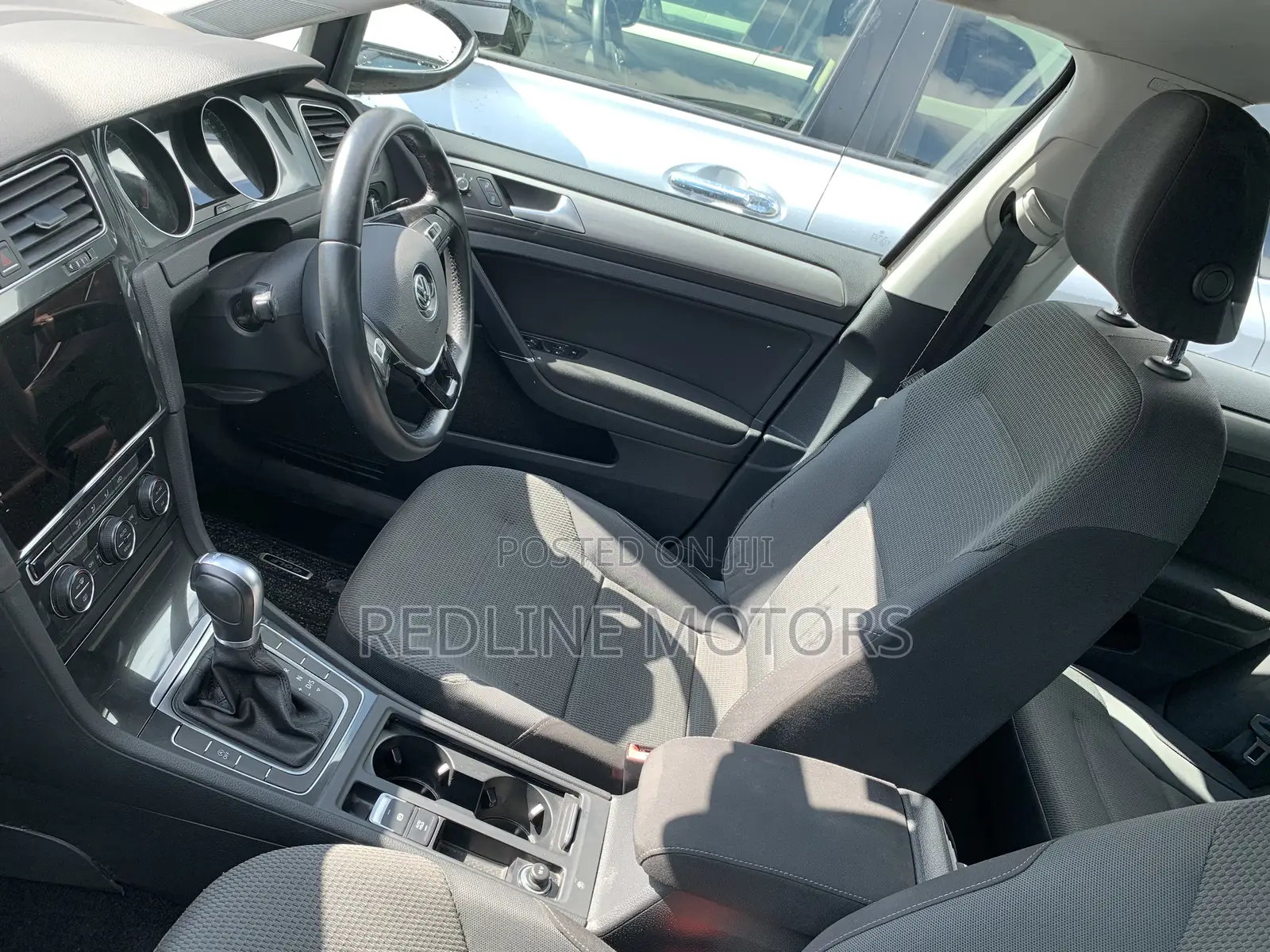 Volkswagen Golf TSI SE 4-Door FWD 2017 Black