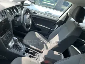 Volkswagen Golf TSI SE 4-Door FWD 2017 Black