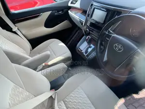 Toyota Alphard 2.5 Petrol FWD 2017 Off white