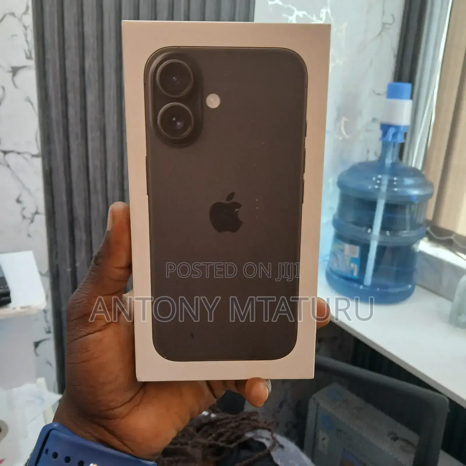 New Apple iPhone 16 128 GB Black