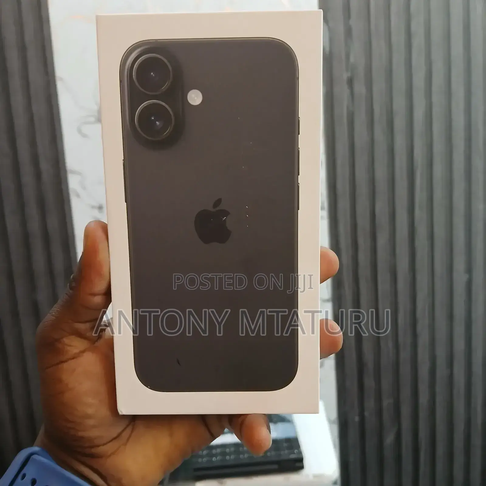 New Apple iPhone 16 128 GB Black