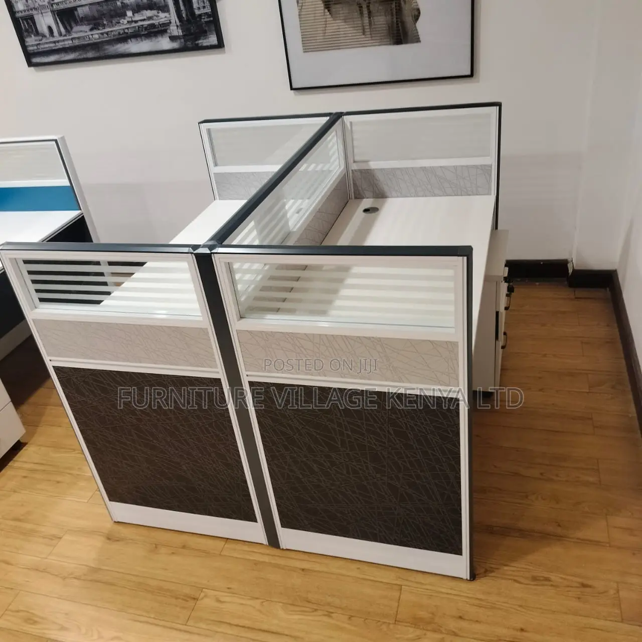 Two-Ways Working Station + 03 Mobile Pedestals
