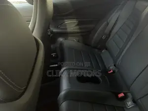 Mercedes-Benz E200 2017 Red