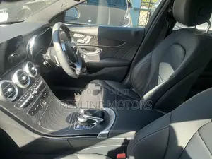 Mercedes-Benz C200 2018 Red