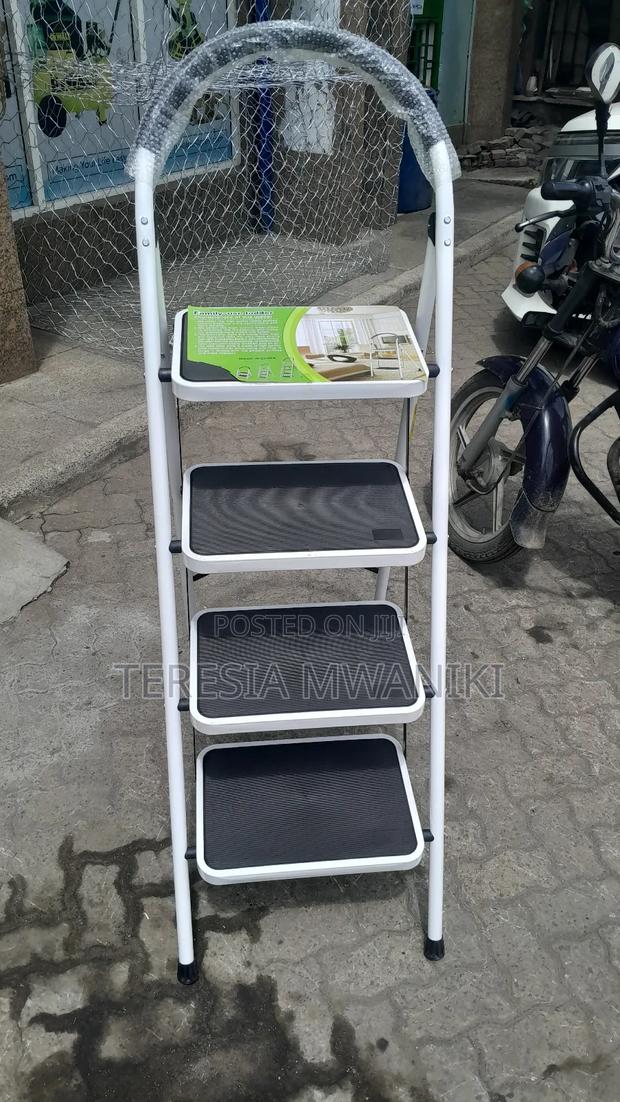 Steel Broad 4 Step Ladder