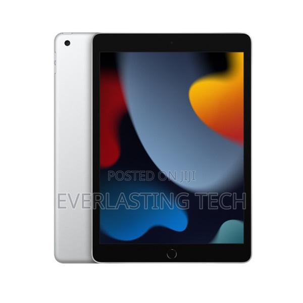 New Apple iPad 10.2 (2021) 64 GB Black - main view