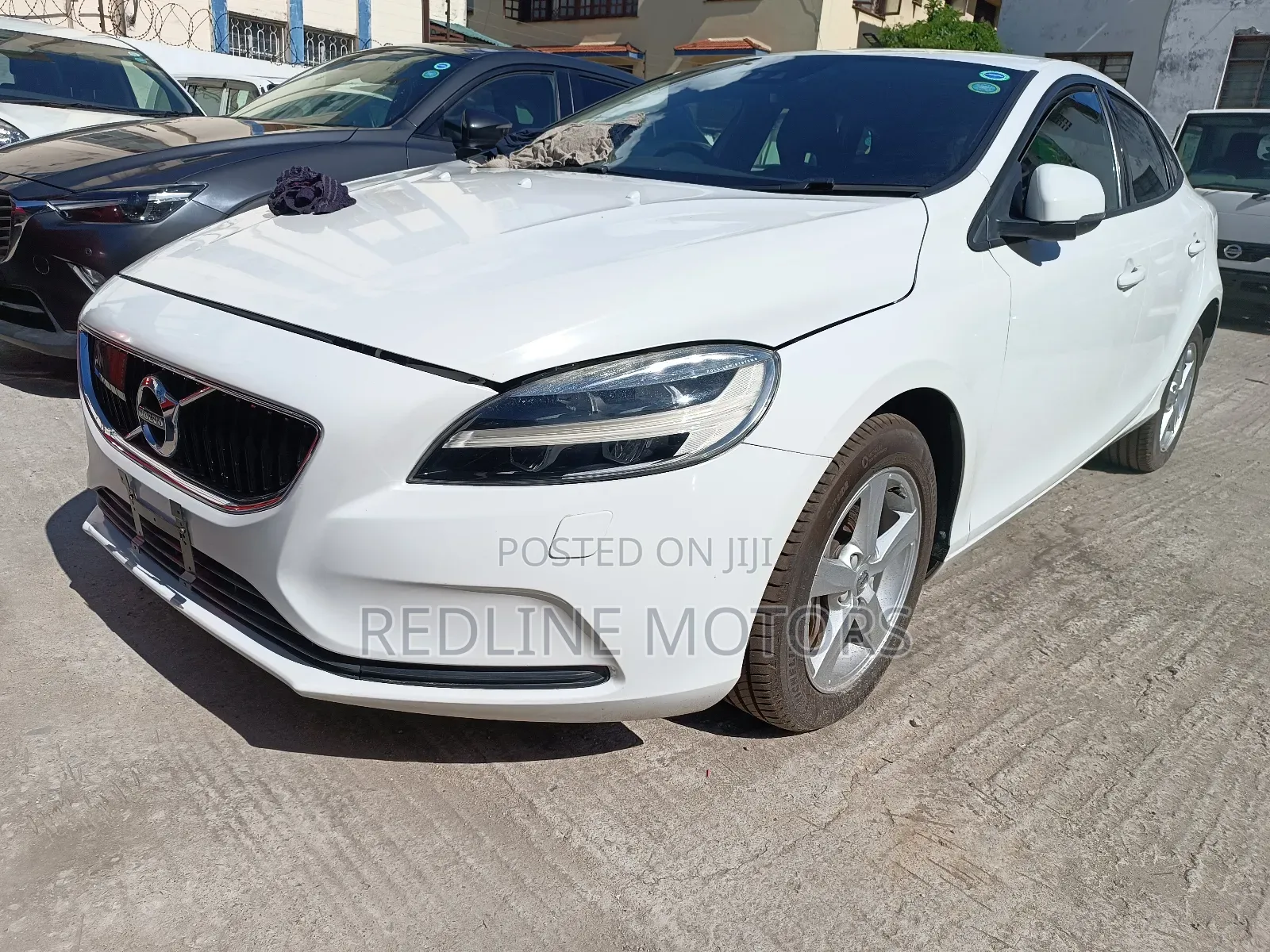 Volvo V40 2017 Pearl