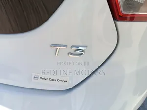Volvo V40 2017 Pearl