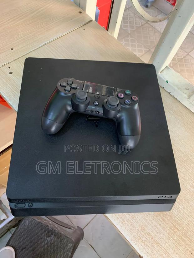 Slighty Used PS4 Station (Slim) With One Controller-500gb. - thumbnail 2