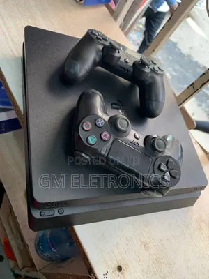 Slightly Used Ps4 Slim With-2 Controller
