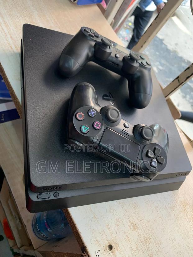 Slightly Used Ps4 Slim With-2 Controller - thumbnail 2