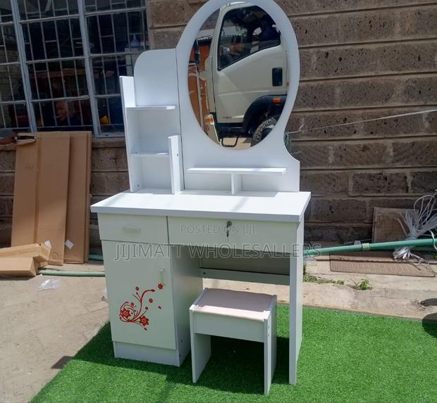 Imported Dressing Table With Fixed Round Mirror. - main view