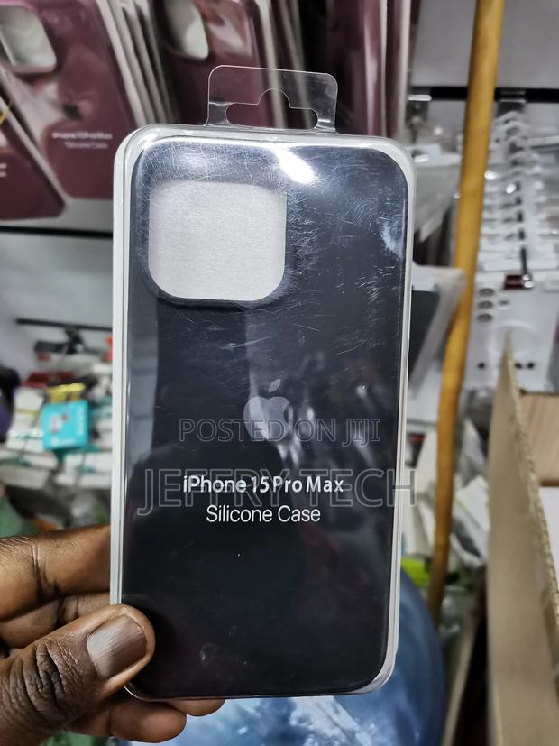 iPhone 15 Pro Max Case Soft Silicone Shockproof-black - main view