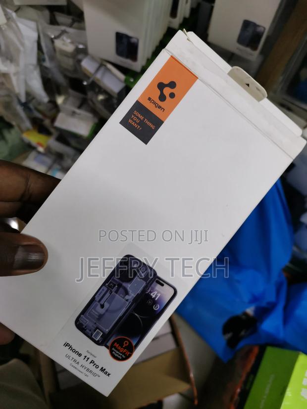 Spigen Ultra Hybrid Designed for iPhone 11 Pro Max Case