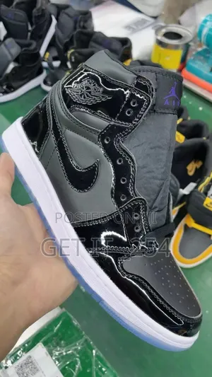 Jordan 1 HIGHCUT
 Size 40 40-44