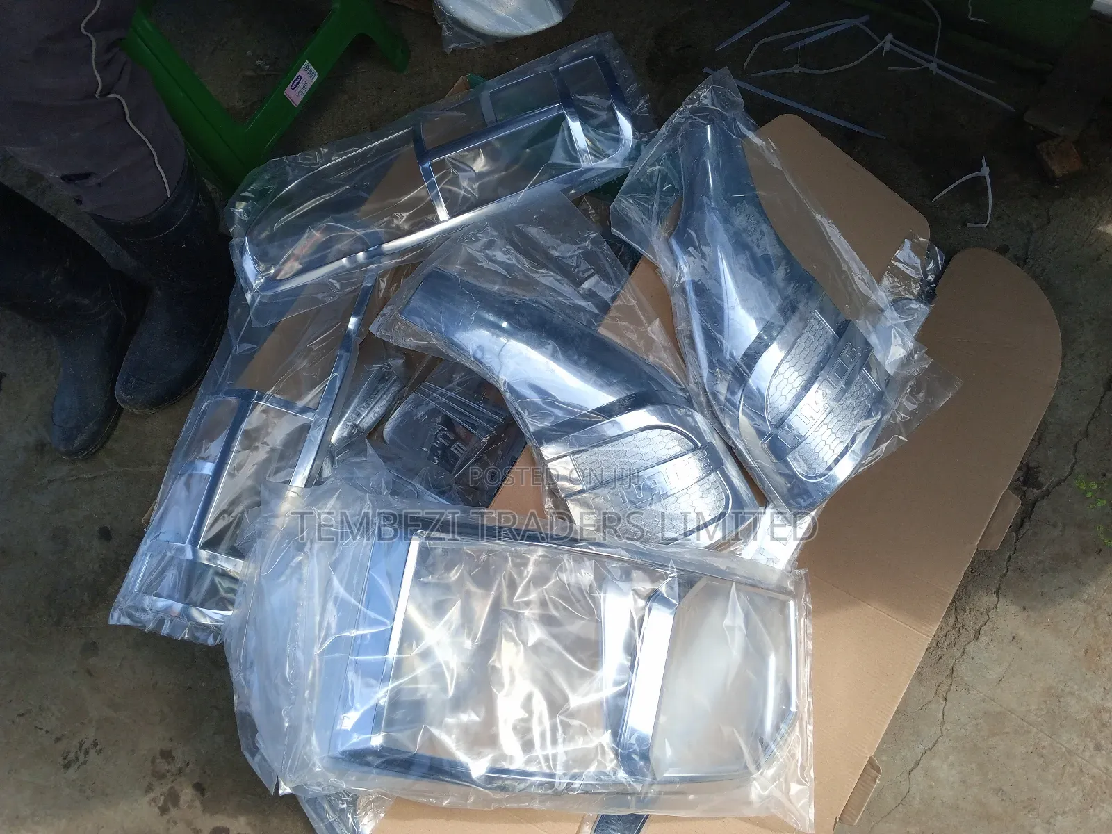 Chrome Kit Toyota Hiace 7L New Model/Shape