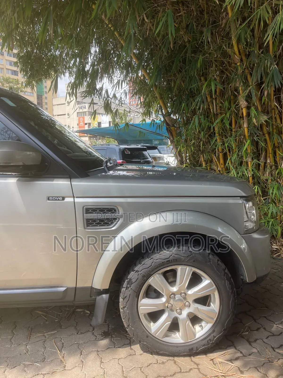 Land Rover Discovery 2015 Gold