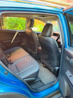 Toyota RAV4 2017 Blue