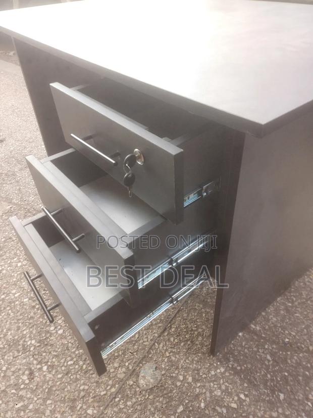 Executive Desk - thumbnail 2