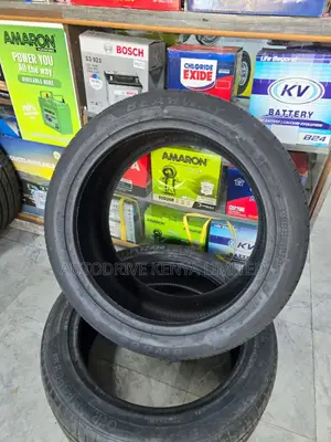 255/45R20 Bearway Tyre