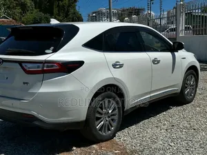 Toyota Harrier 2.5 Hybrid 4WD 2017 Pearl