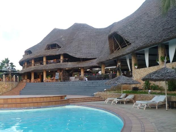 Romantic Beachfront Getaway in Watamu – Perfect for Couples - thumbnail 3