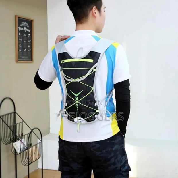 Hydration Vest Backpack for Running,Cycling, Hiking - thumbnail 10