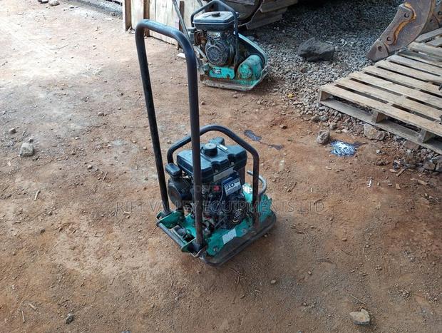 Mikasa Vibratory Plate Compactor - thumbnail 5