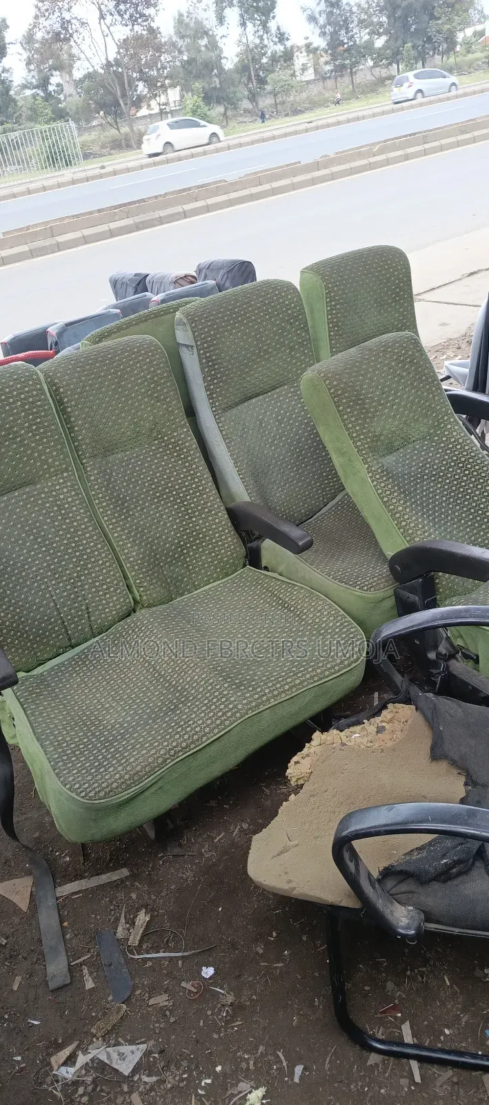 Recliners With Quality Armrest