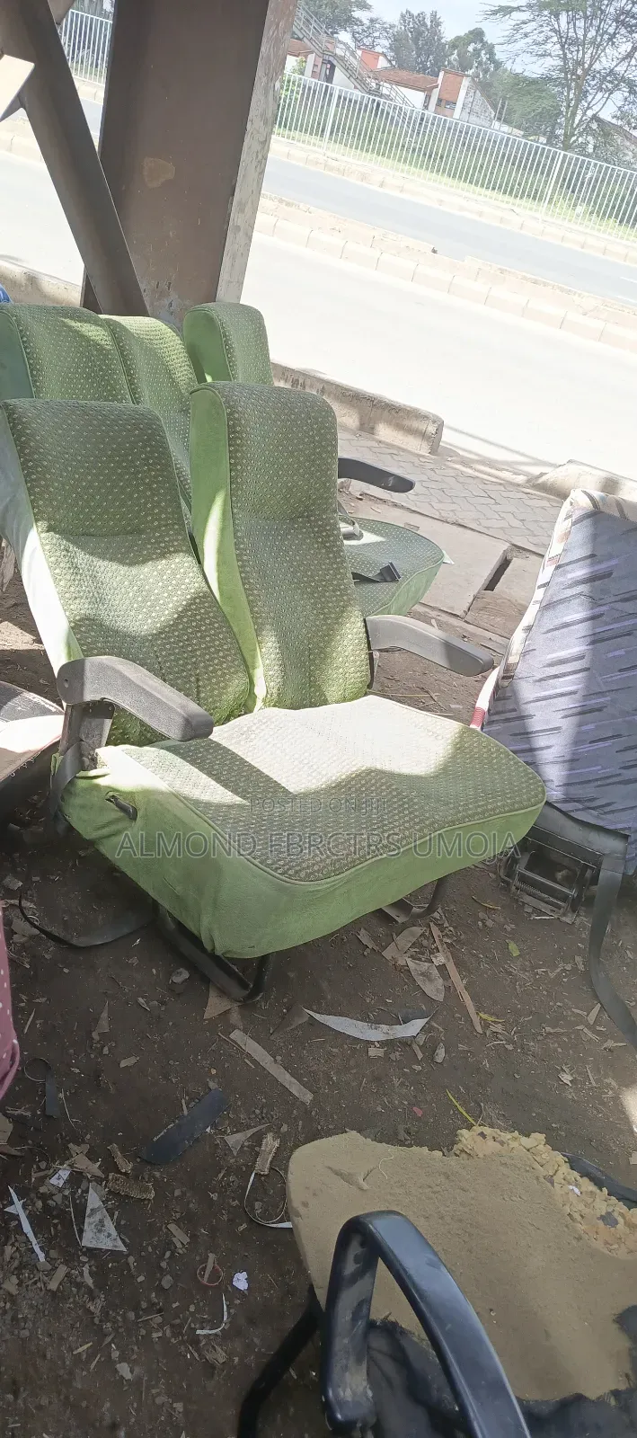 Recliners With Quality Armrest