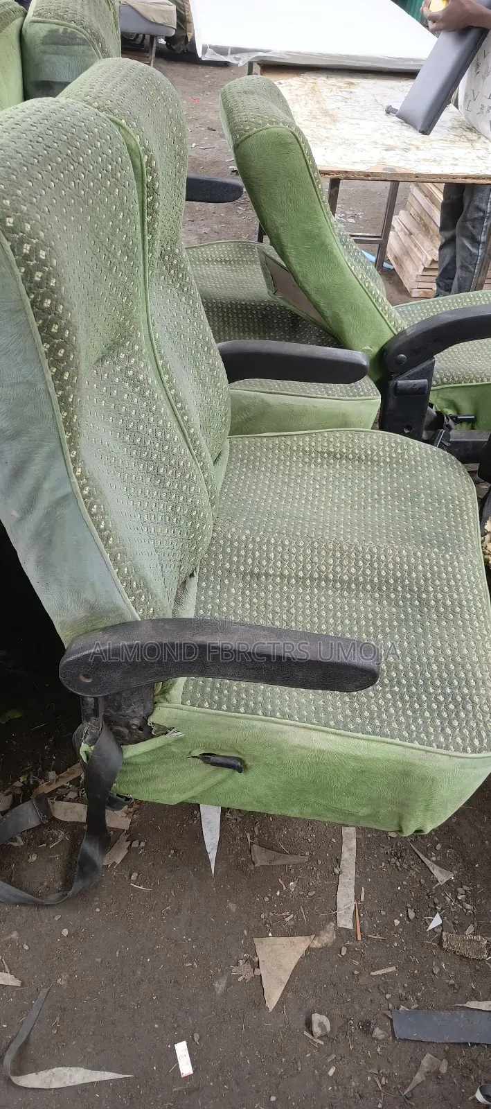 Recliners With Quality Armrest