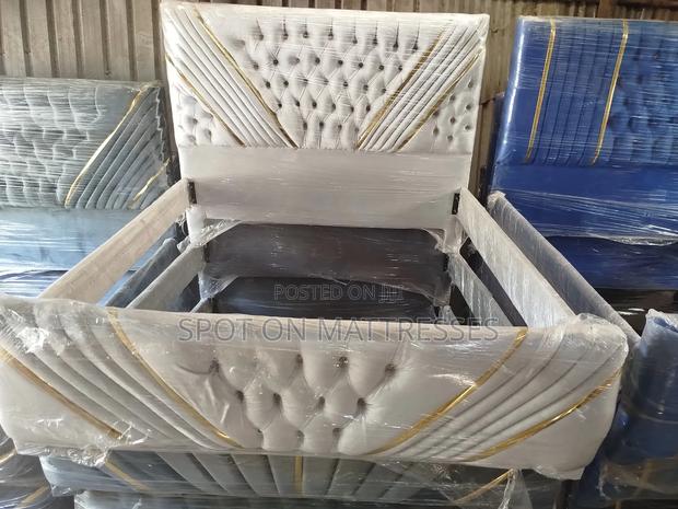 5by6 (Queen Size) Tufted Fabric Beds. - main view