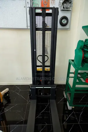 Stacker Semi Electric