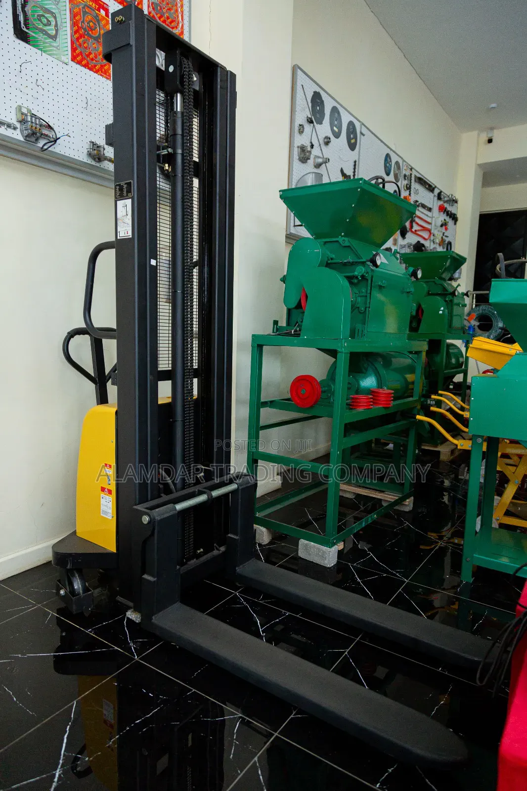 Stacker Semi Electric