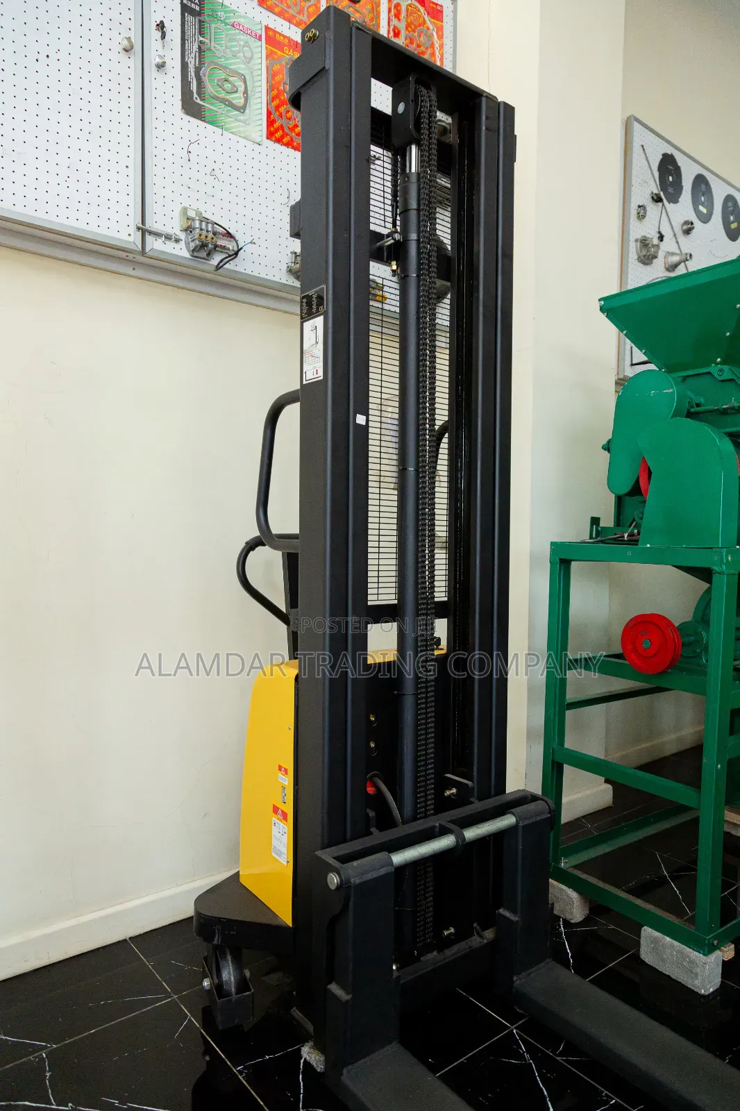 Stacker Semi Electric