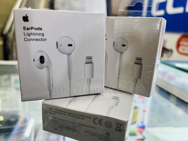 iPhone 13pro Lightning Earphones.