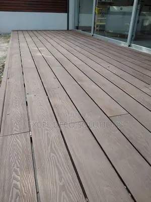 Stylish Look Decking Floor
