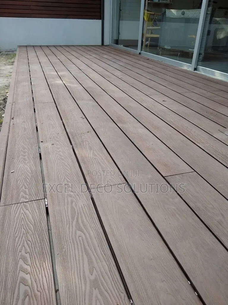 Stylish Look Decking Floor