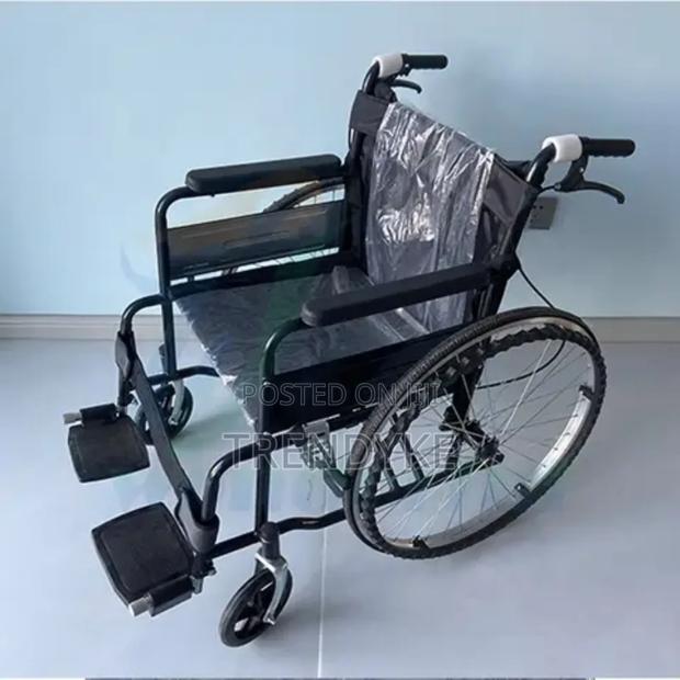 Standard Wheelchair - thumbnail 3