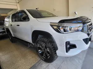 Toyota Hilux 2020 White