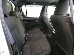 Toyota Hilux 2020 White