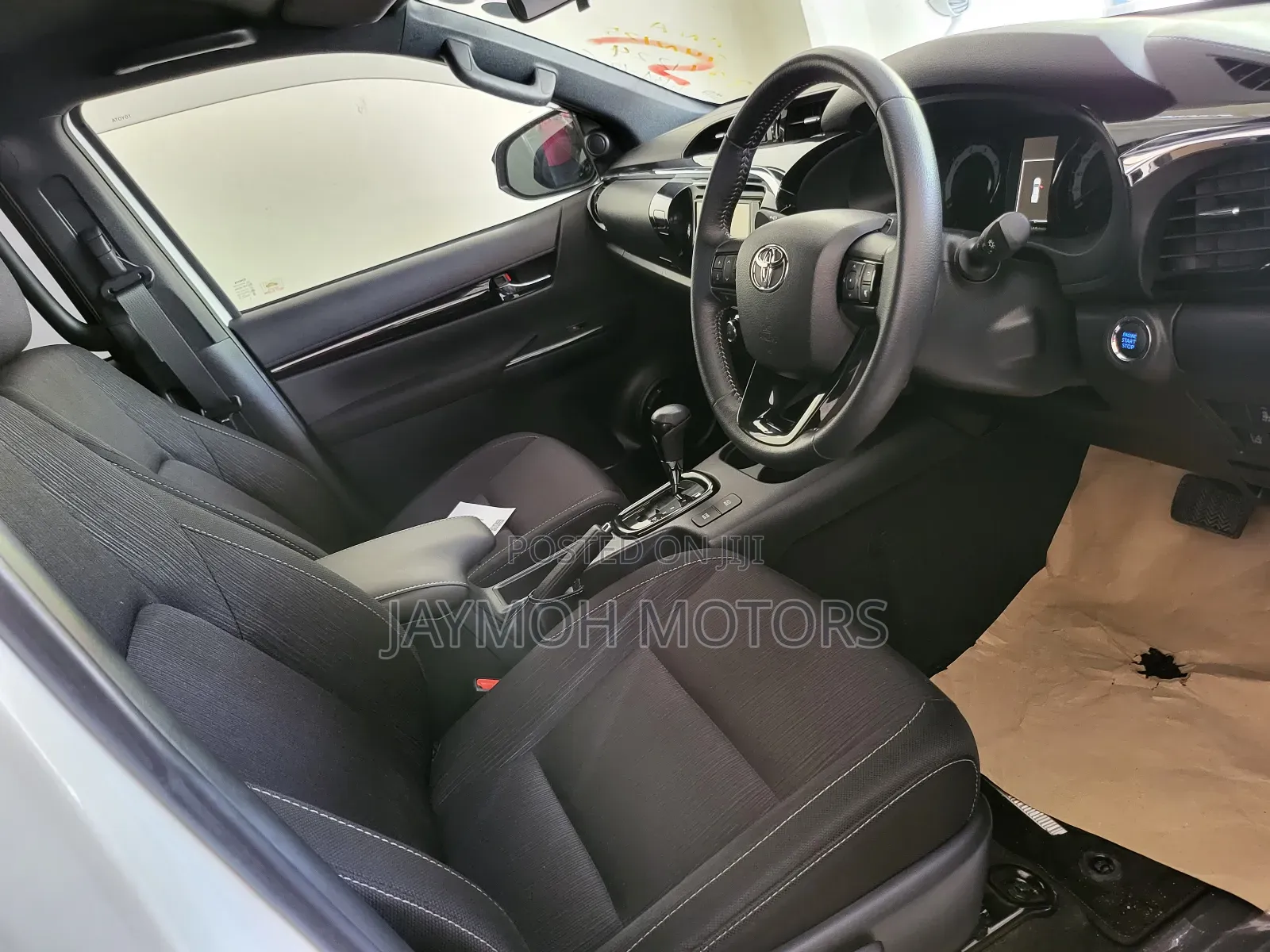 Toyota Hilux 2020 White