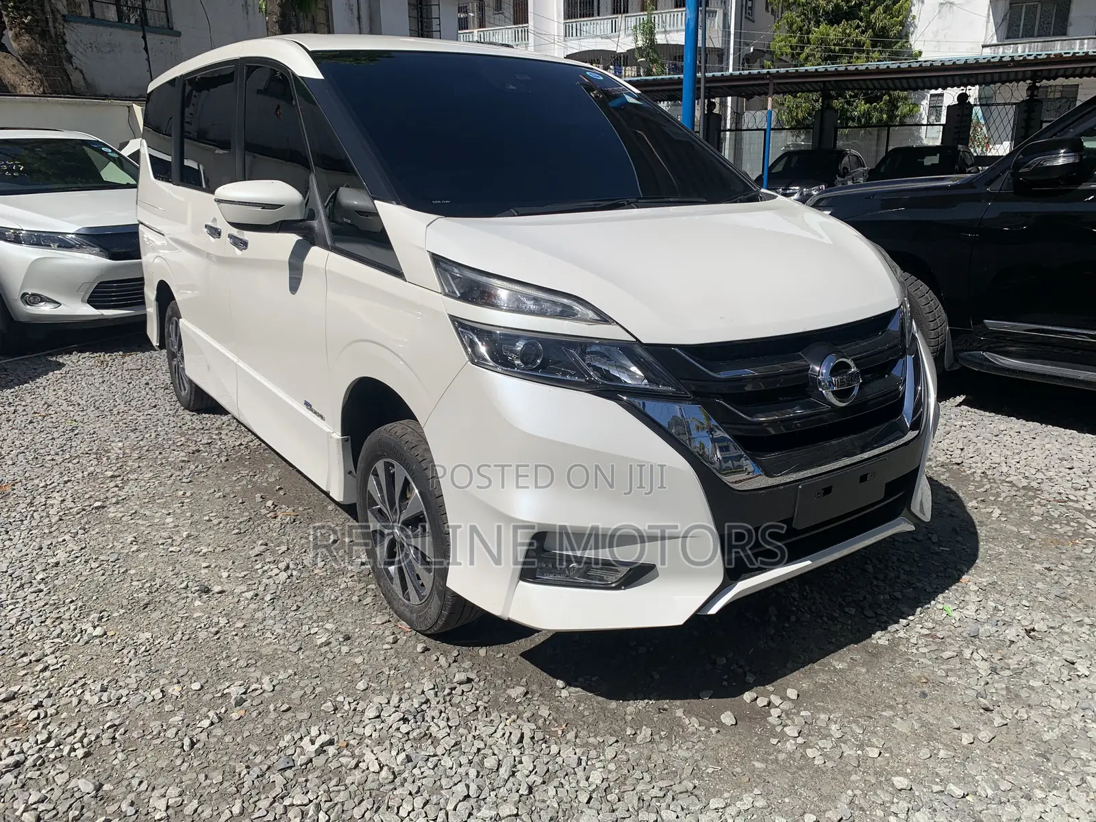 Nissan Serena 2017 Off white