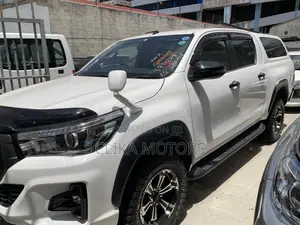 Toyota Hilux 2020 Pearl