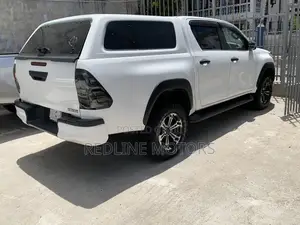 Toyota Hilux 2020 Pearl